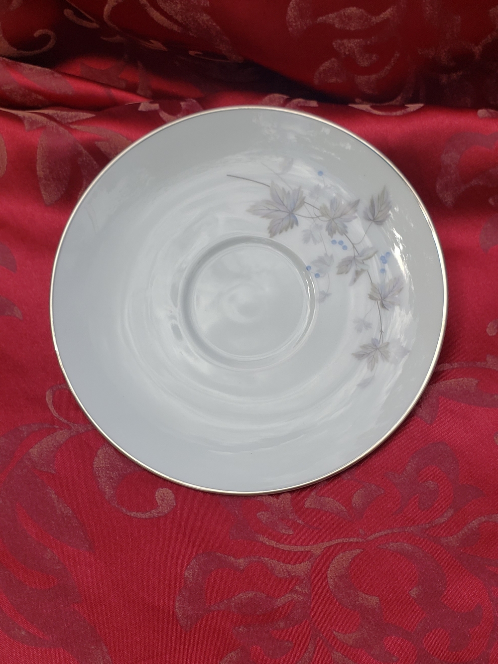 Vintage Noritake saucer in the "Ivyne" (6605) Pattern - Set Of 2